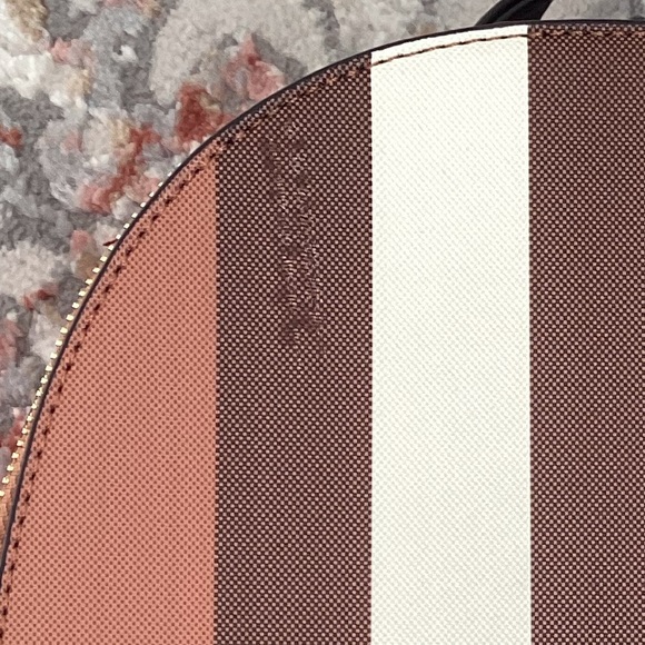 Classic Fashion backpack purse w/ matching wallet - Picture 13 of 13